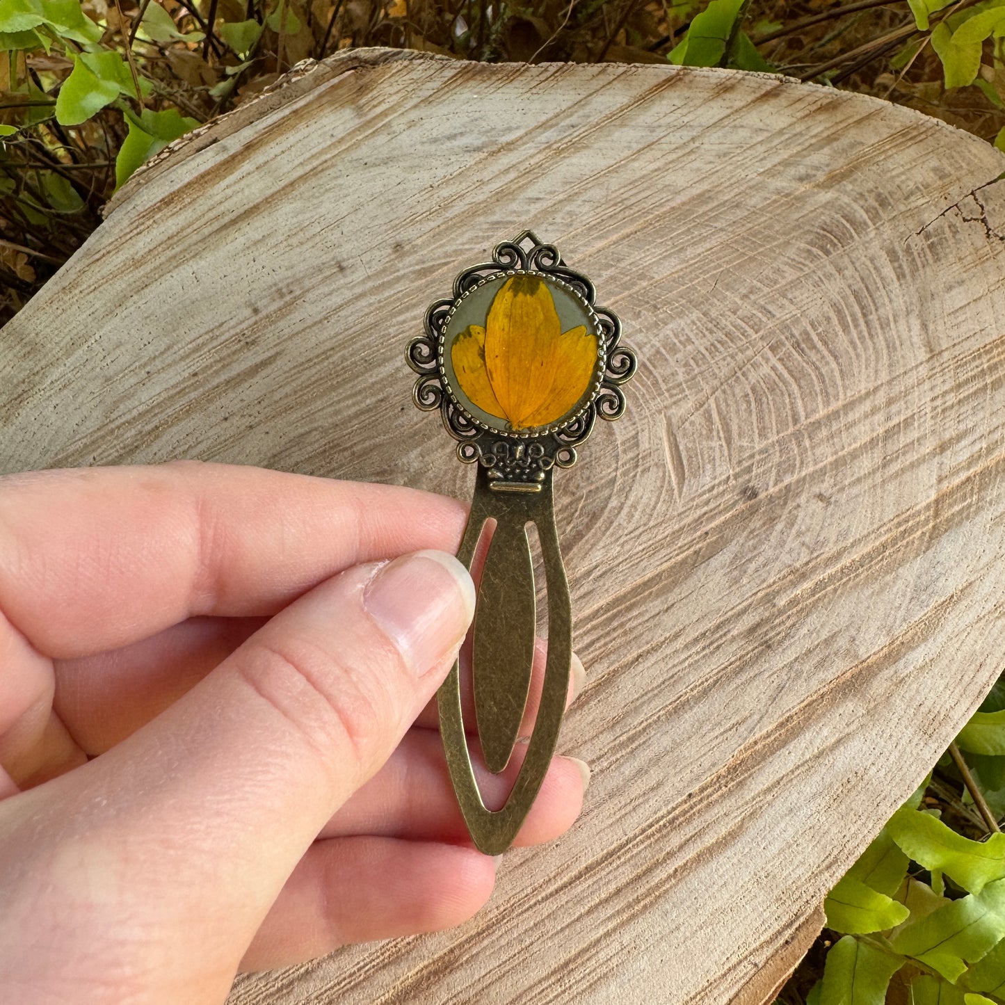 Bookmark with real Black Eyed Susan preserved in resin and bronze bezel