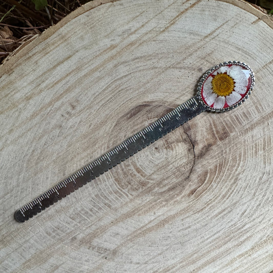 Daisy Bookmark | Real Pressed Flower Resin Bookmark