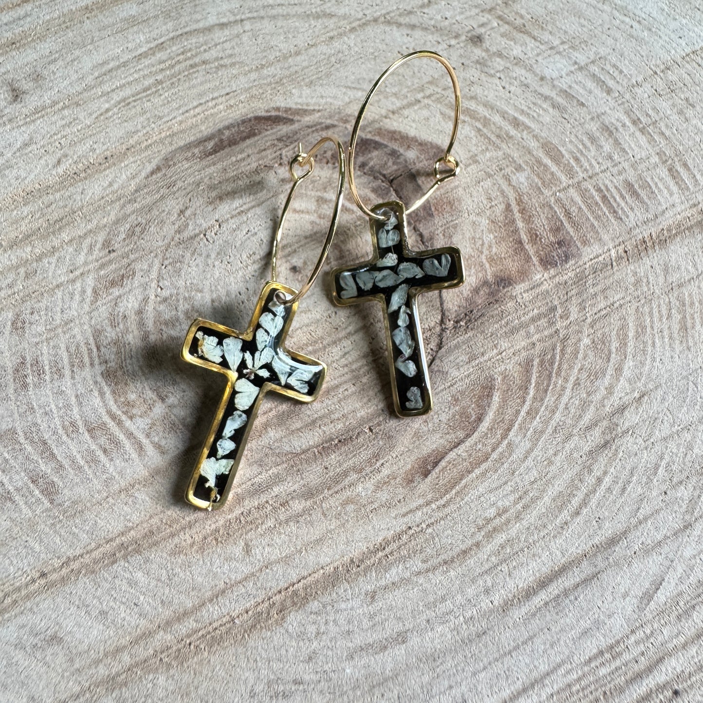 Queen Anne’s Lace flower earrings preserved in resin with gold filled bezel