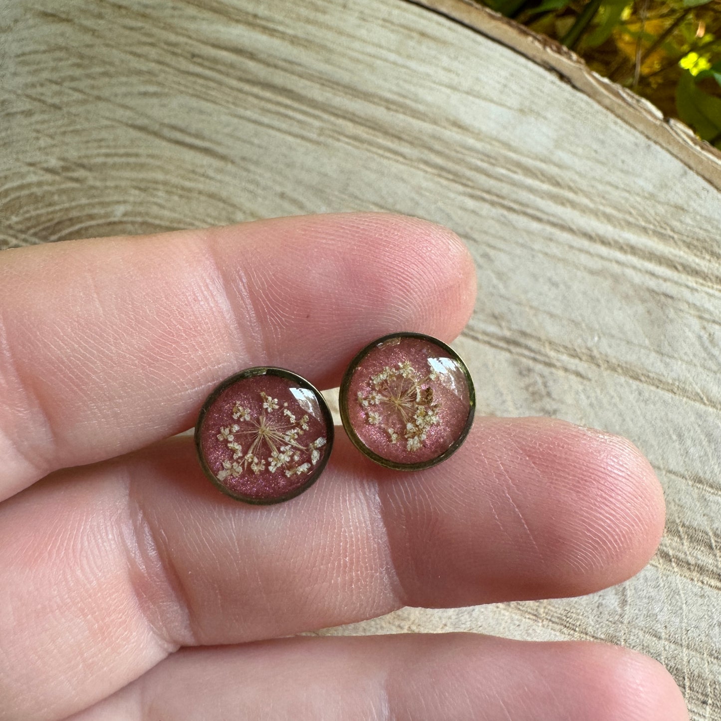 Queen Anne’s Lace flower earrings preserved in resin with copper bezel