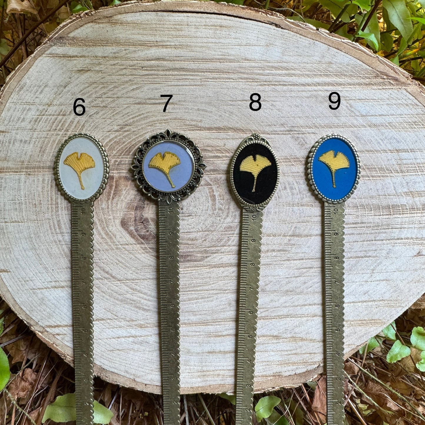 Ginkgo leaf bookmark in resin and bronze with nature-inspired design