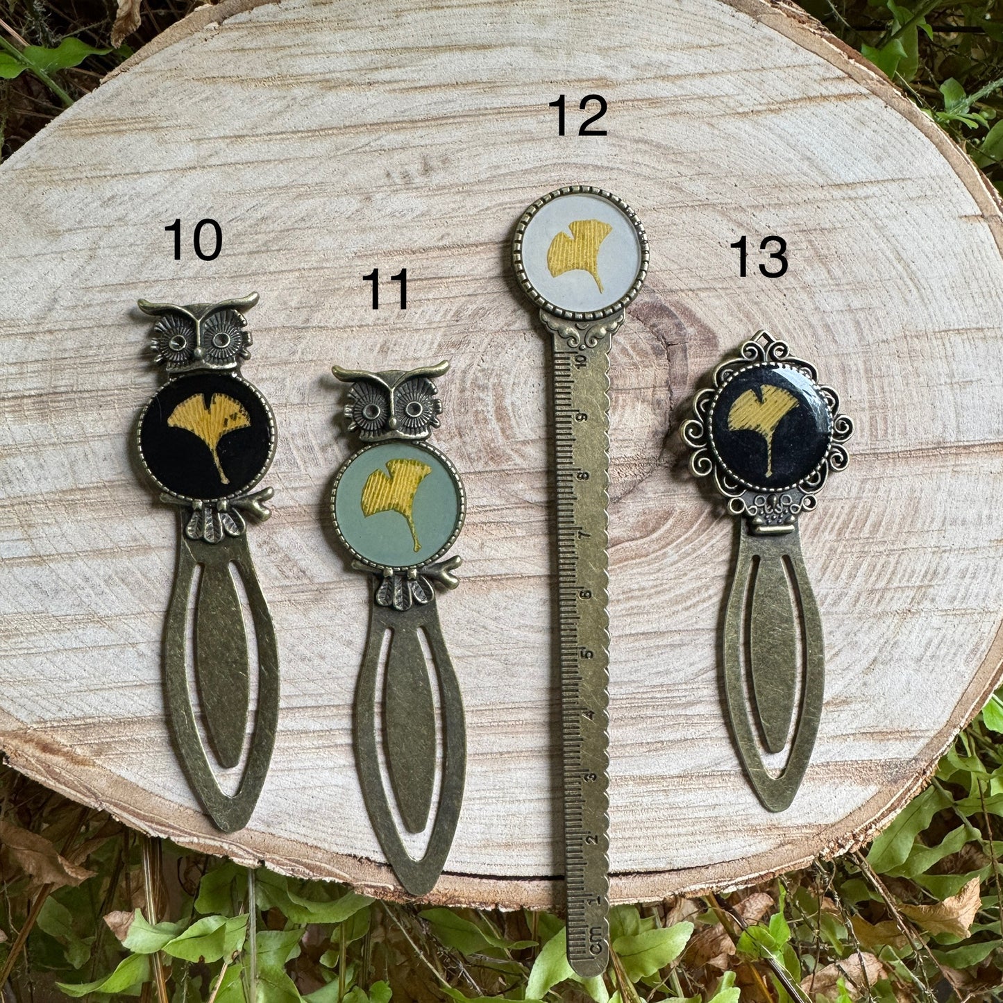 Ginkgo leaf bookmark in resin and bronze with nature-inspired design