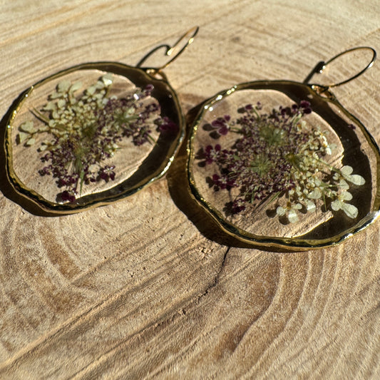 Purple and white Queen Anne’s Lace earrings with real pressed flowers preserved in resin