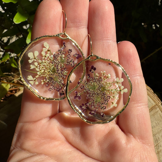 Purple and white Queen Anne’s Lace earrings with real pressed flowers preserved in resin