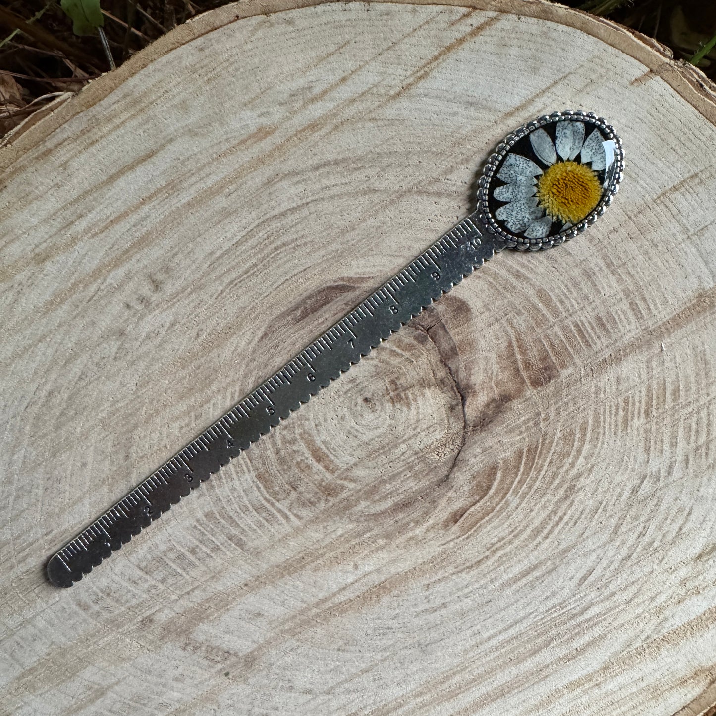 Daisy Bookmark | Real Pressed Flower Resin Bookmark