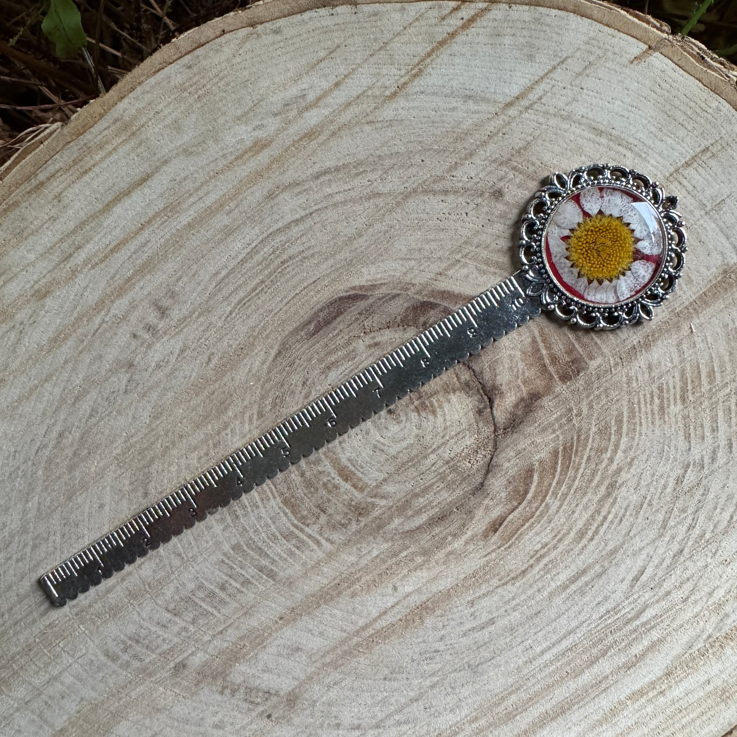 Daisy Bookmark | Real Pressed Flower Resin Bookmark