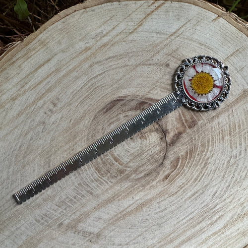 Daisy Bookmark | Real Pressed Flower Resin Bookmark