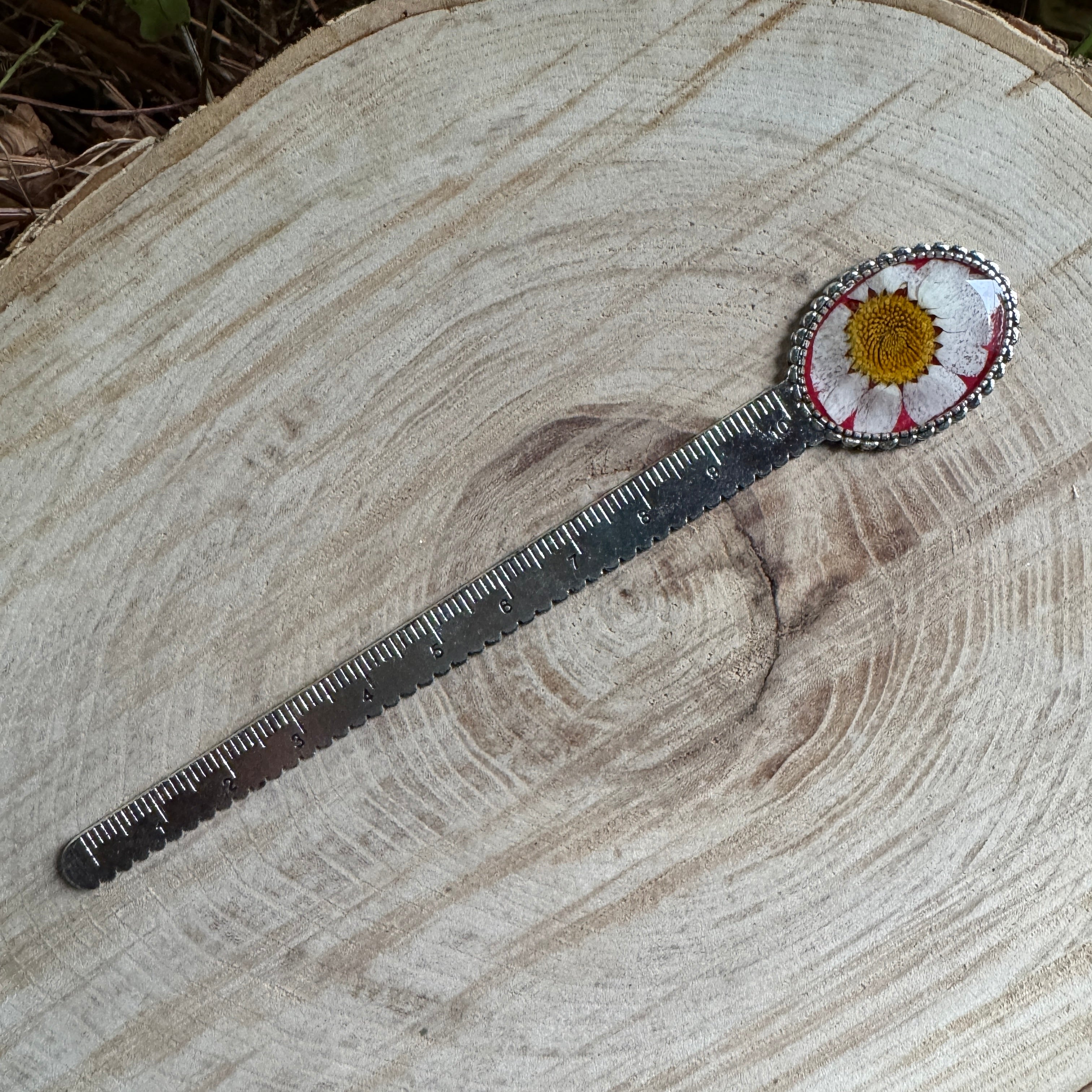 Daisy Bookmark | Real Pressed Flower Resin Bookmark