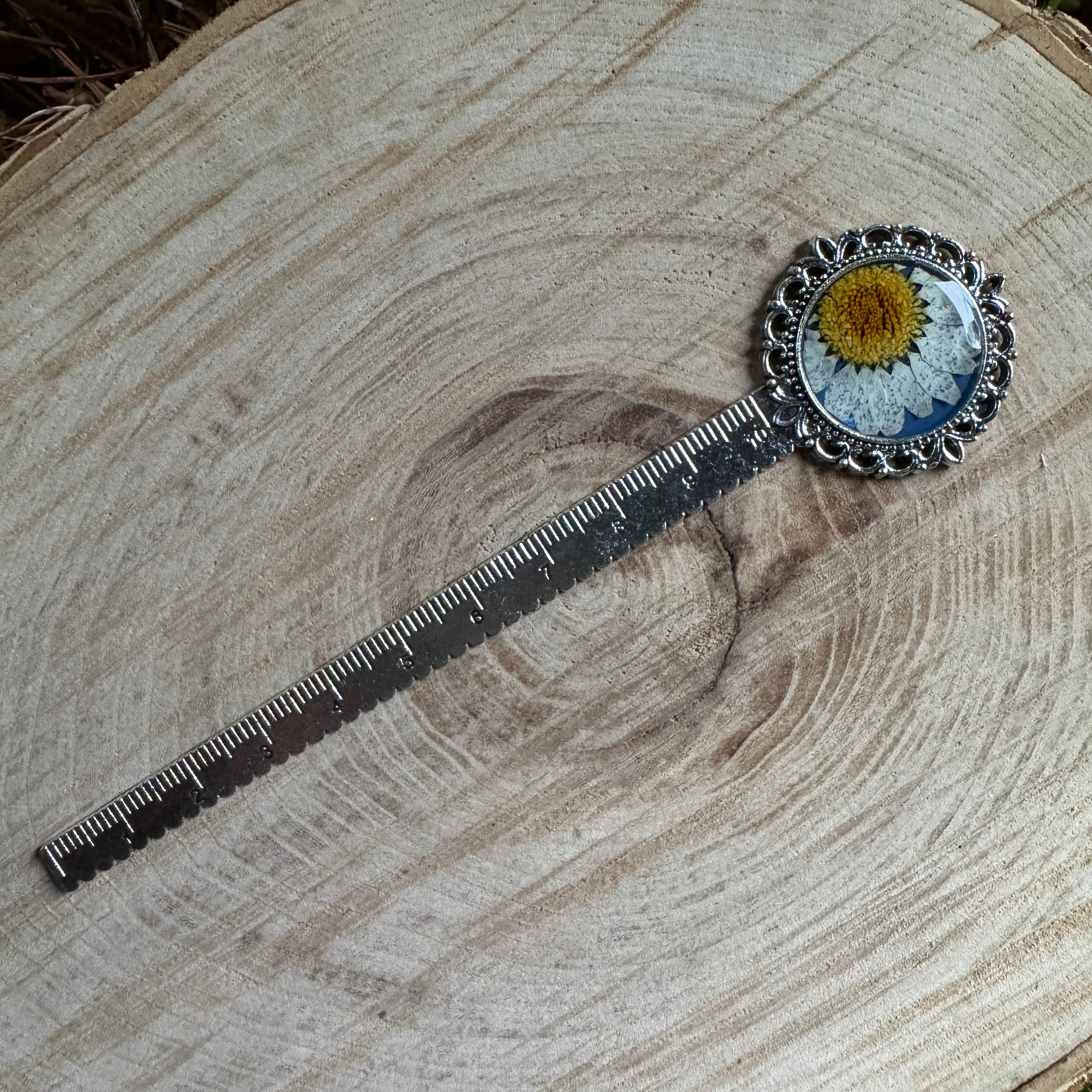 Daisy Bookmark | Real Pressed Flower Resin Bookmark
