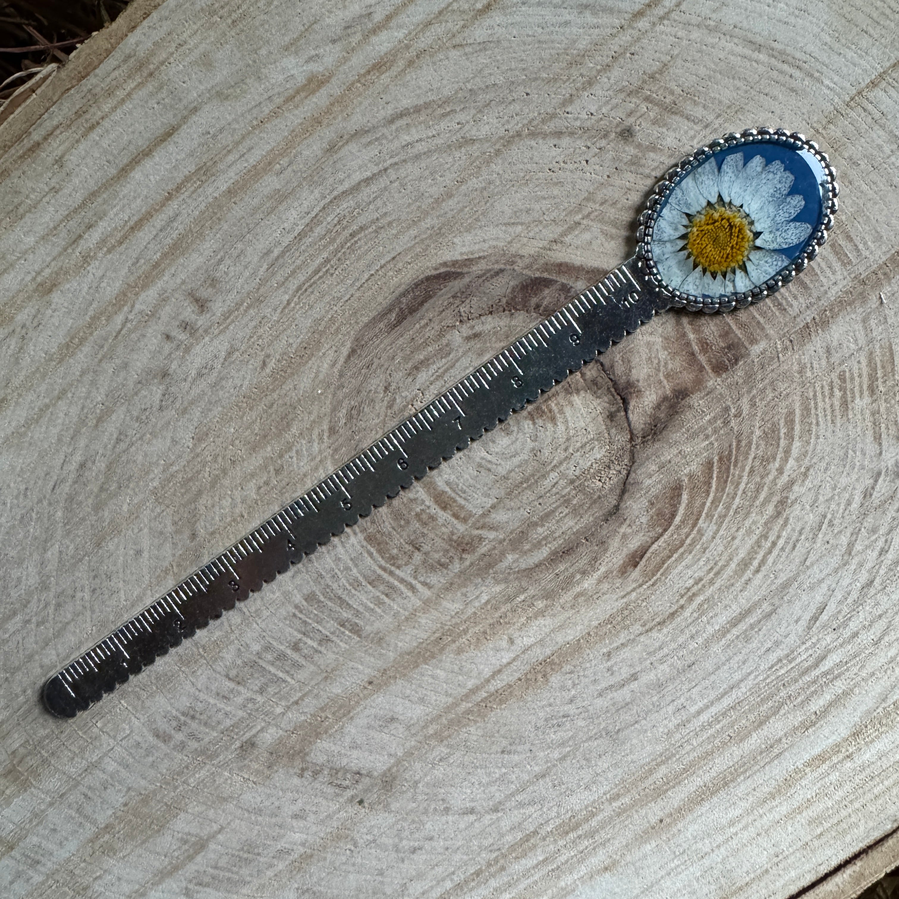 Daisy Bookmark | Real Pressed Flower Resin Bookmark