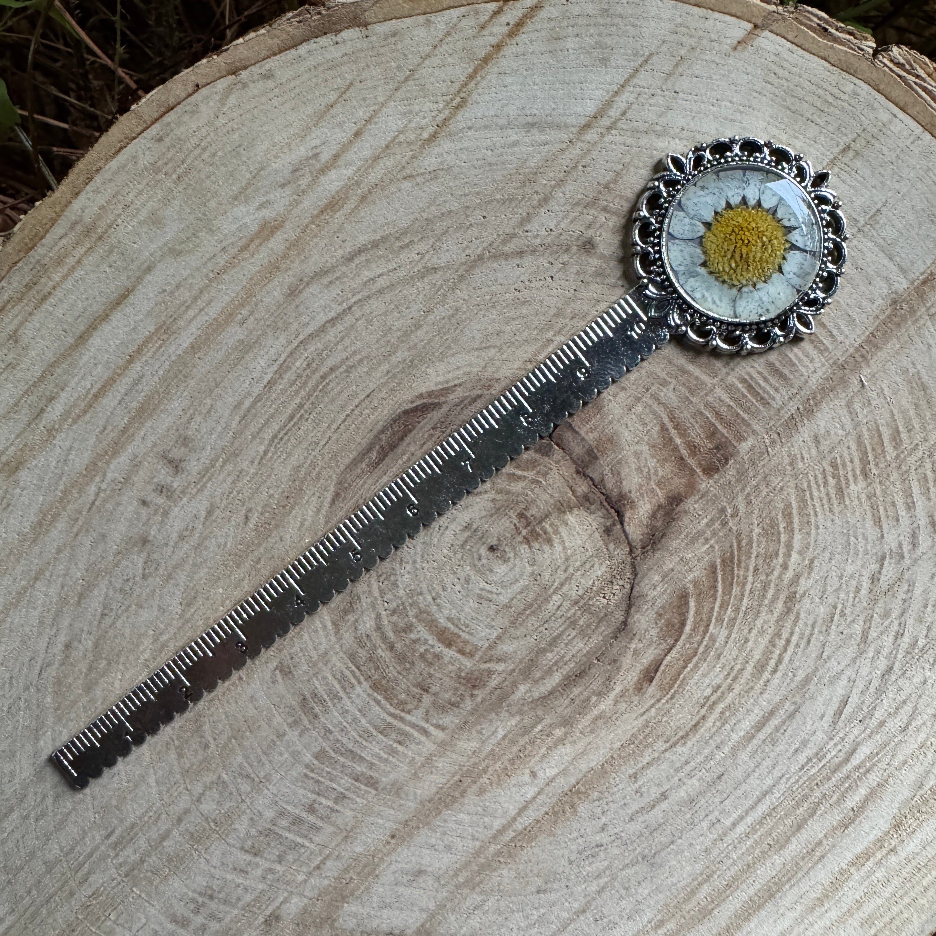 Daisy Bookmark | Real Pressed Flower Resin Bookmark