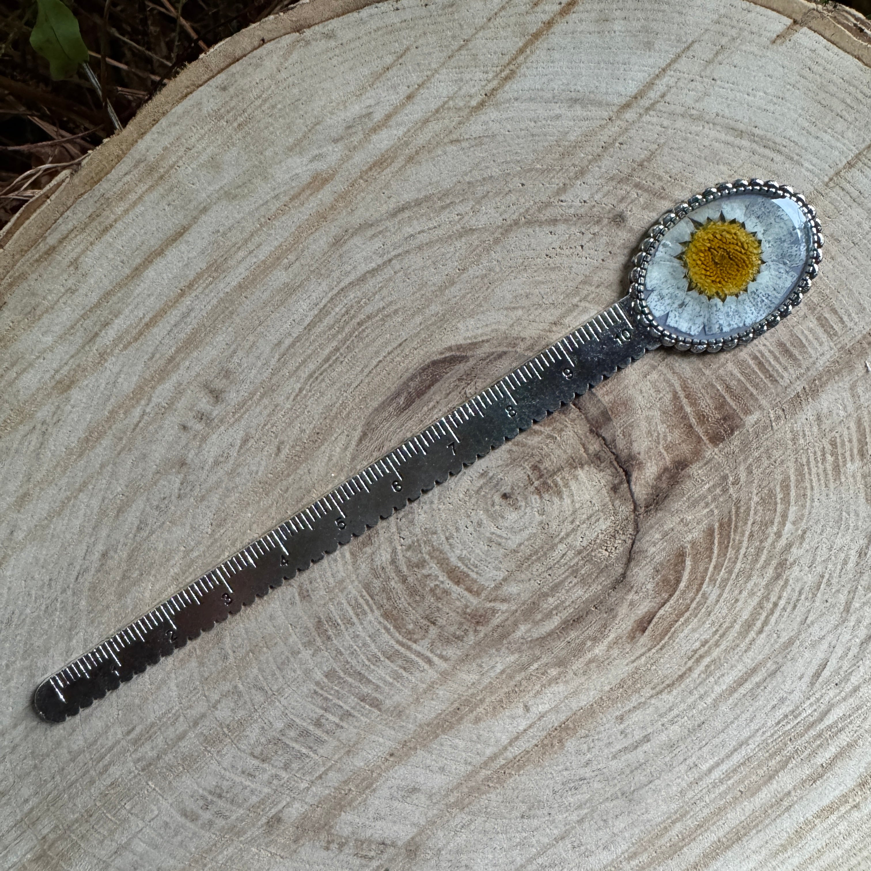 Daisy Bookmark | Real Pressed Flower Resin Bookmark