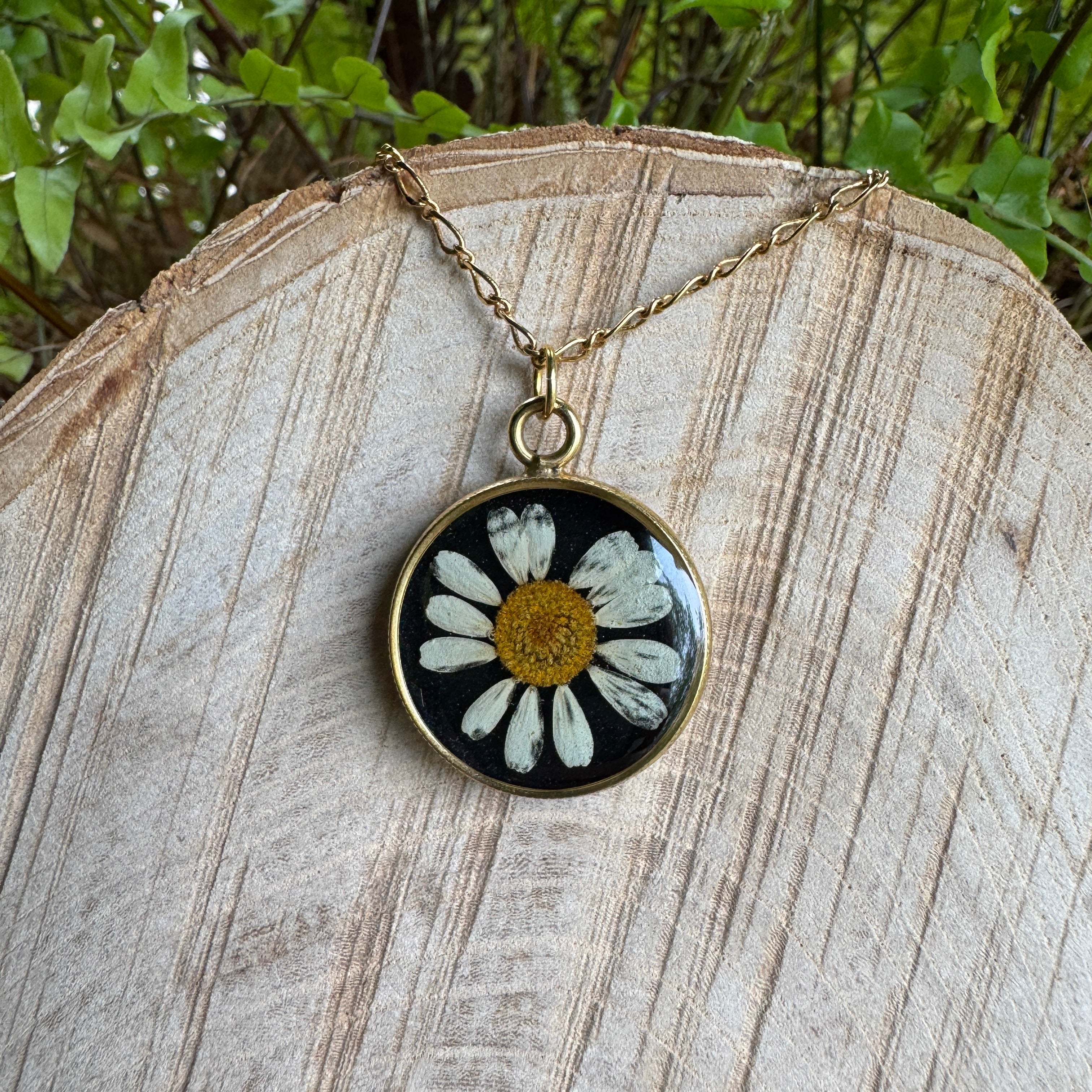 Daisy Necklace – Real Pressed Flower Resin Necklace | Made to Order
