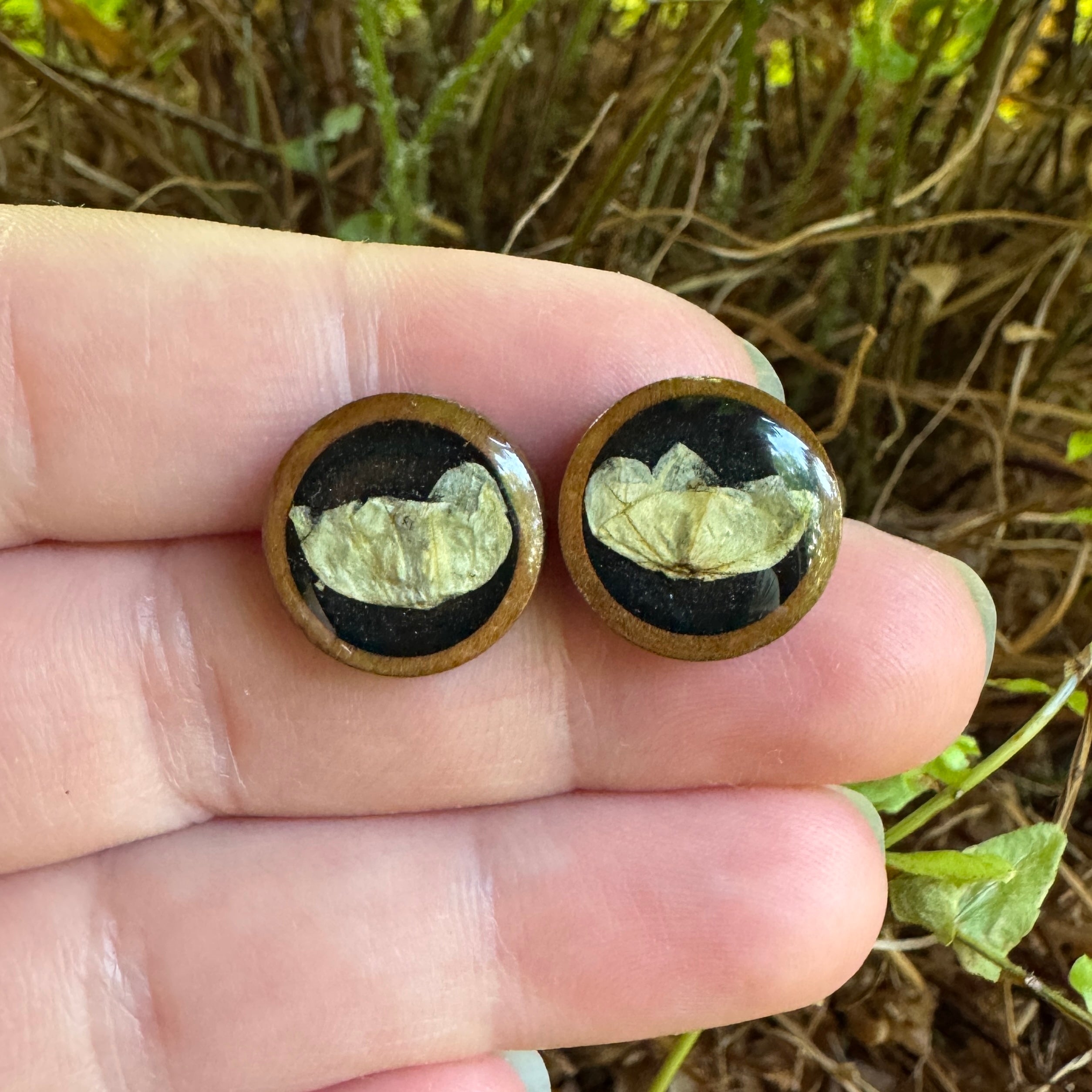 Old Capitol Collection | Lily of the Valley Wooden Stud Earrings