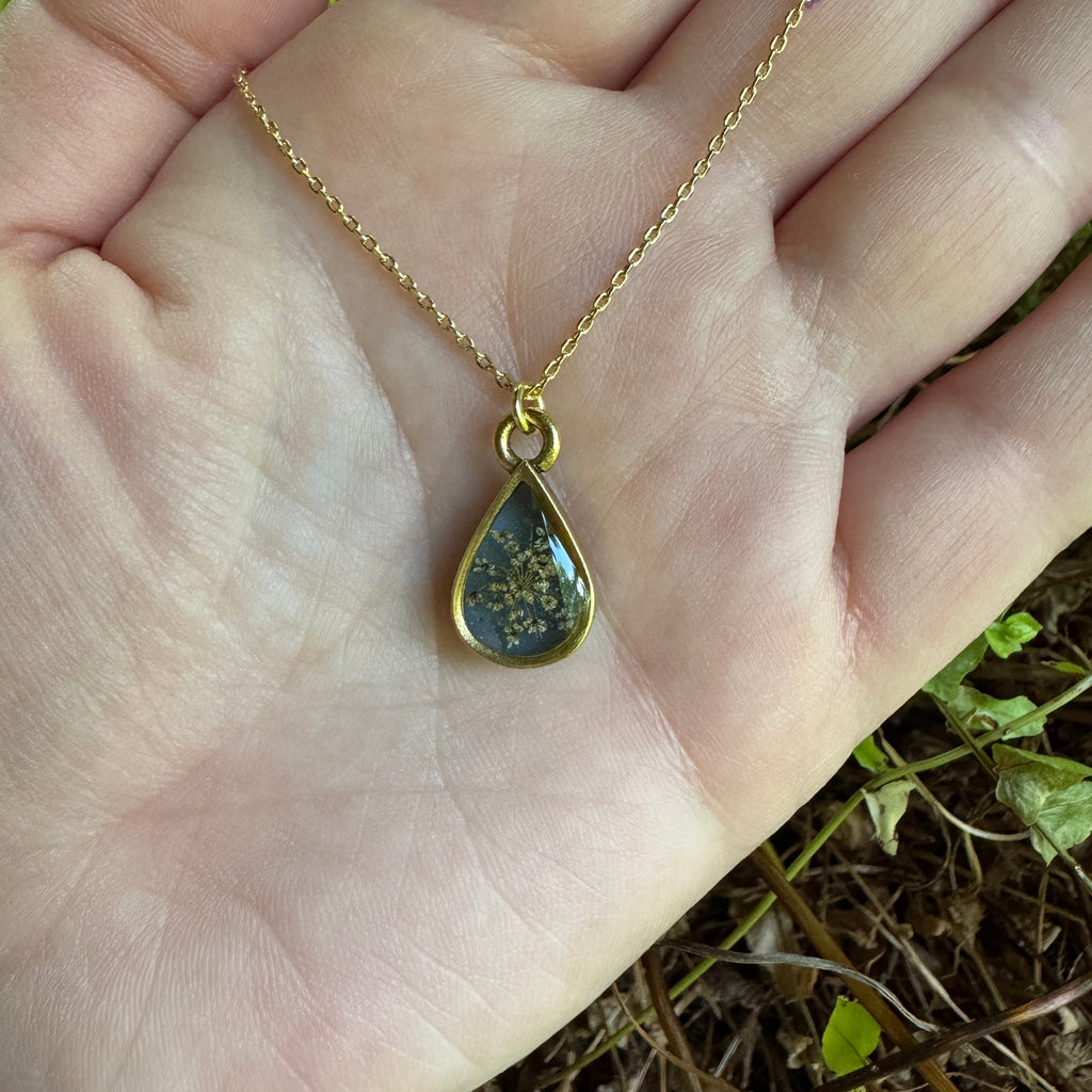 Old Capitol Collection | Queen Anne’s Lace Earrings & Necklace Sets