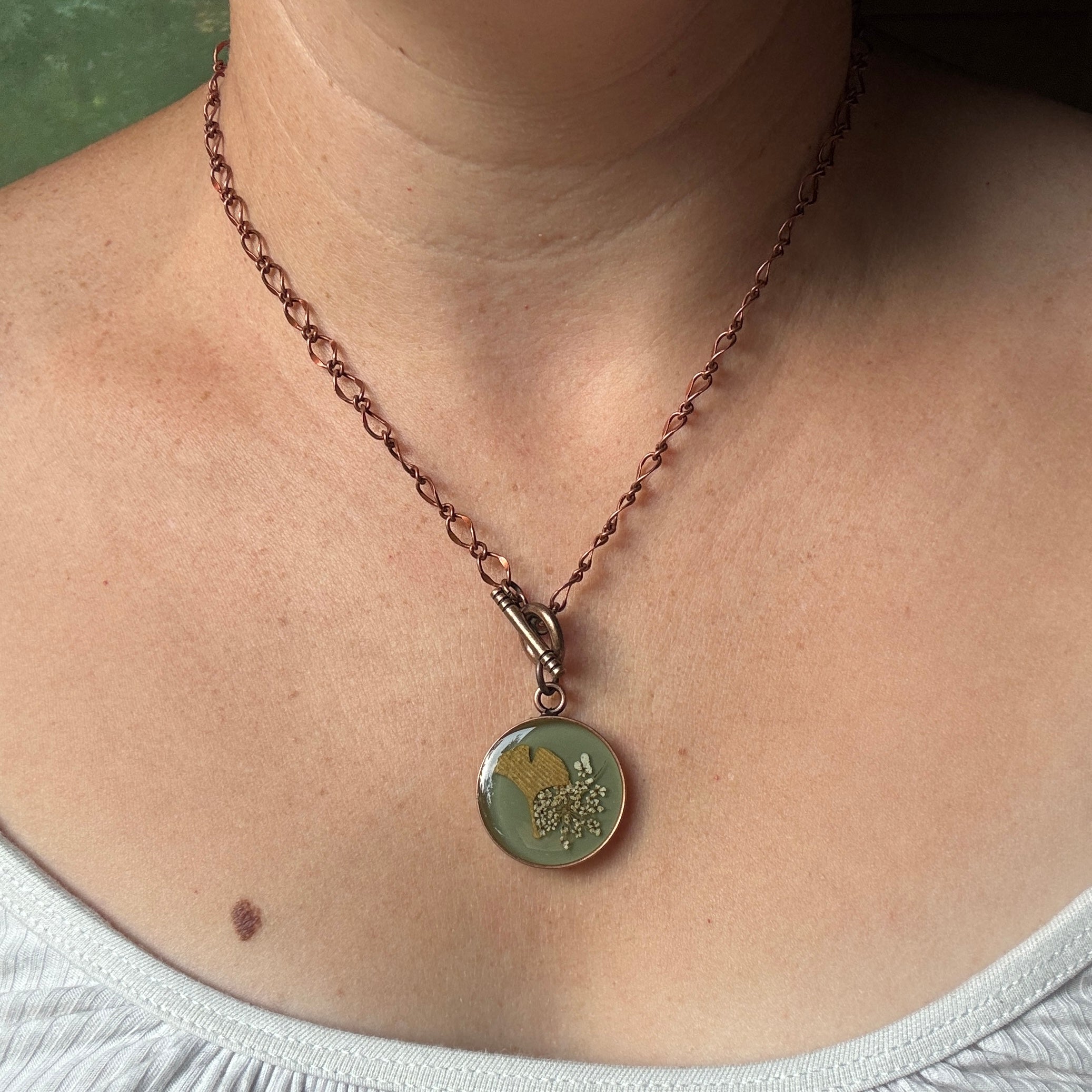 Queen Anne’s Lace & Ginkgo Leaf Necklace | Real Flower Resin Jewelry