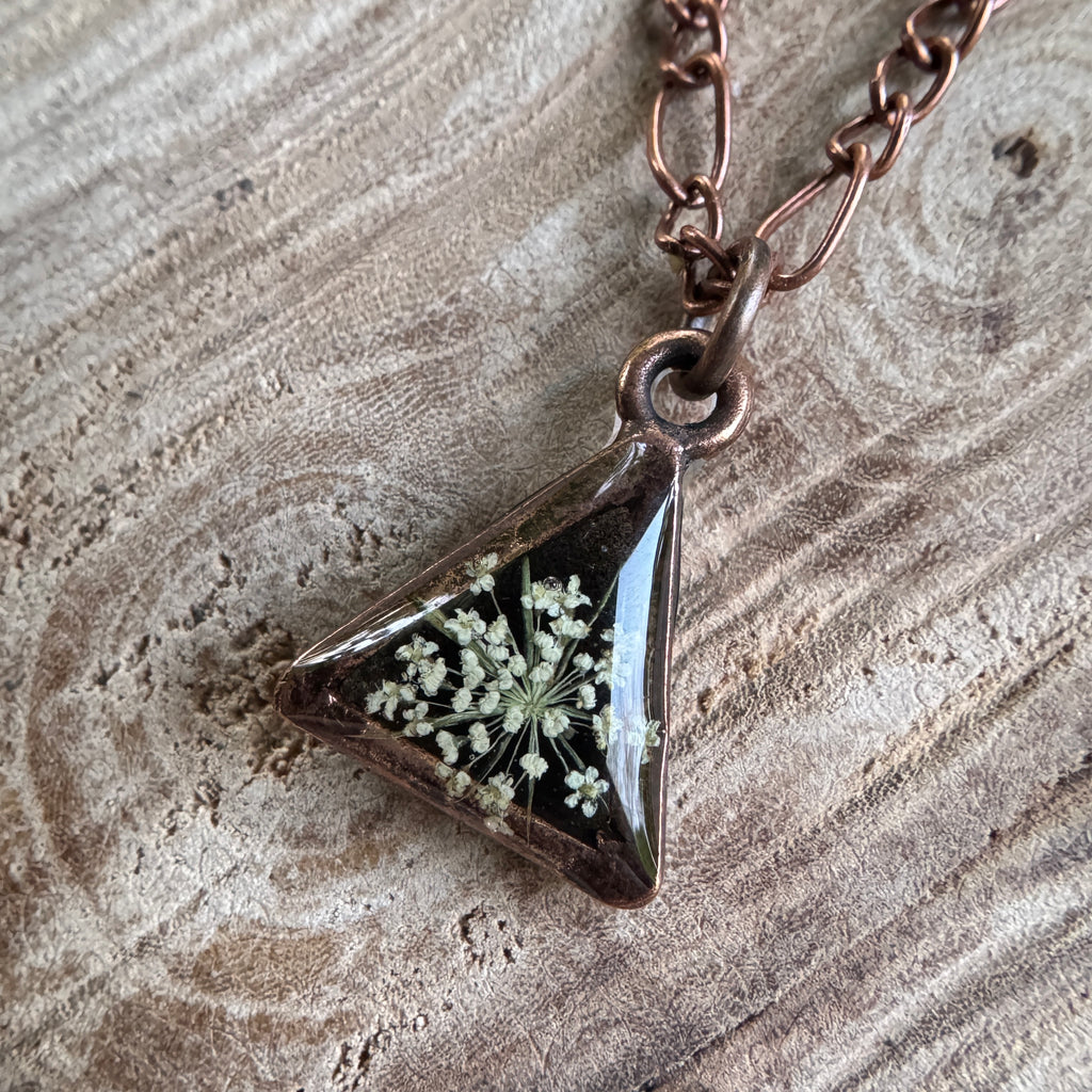 Queen Anne’s Lace necklace with real pressed flower in resin and copper bezel